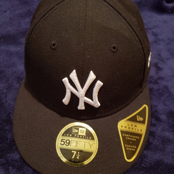 New York Yankees New Era Team Low Profile 59FIFTY Fitted Hat - Picture 1 of 3